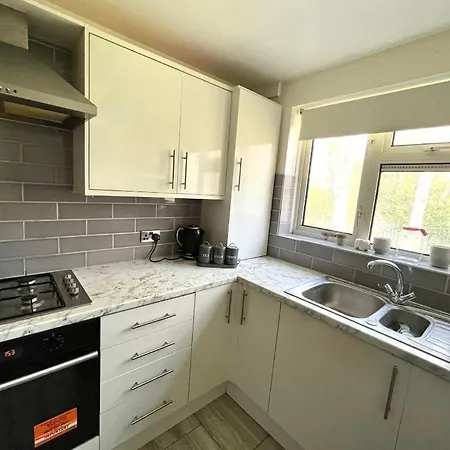 Modern Stylish Two Bedroom Apartment