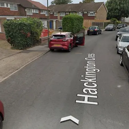 Modern Stylish Two Bedroom Beckenham