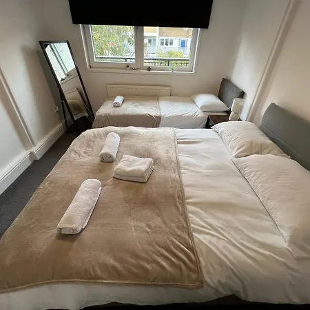 Entire In Kings Cross Apartment London