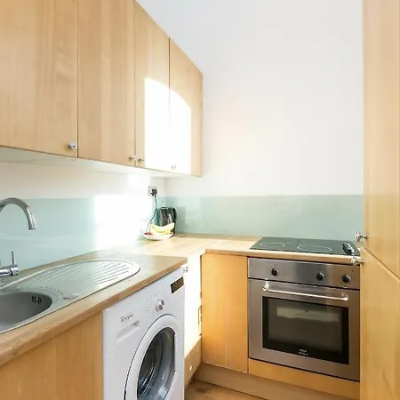 Sun Drenched 1 Bedroom In Farringdon London