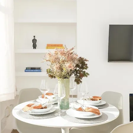 Sun Drenched 1 Bedroom In Farringdon London