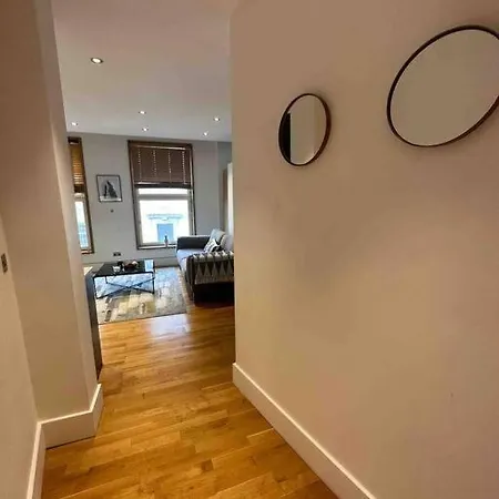Apartment 1 Bedroom In St Piccadilly Hy10 *