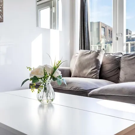 Apartment Modern Near London