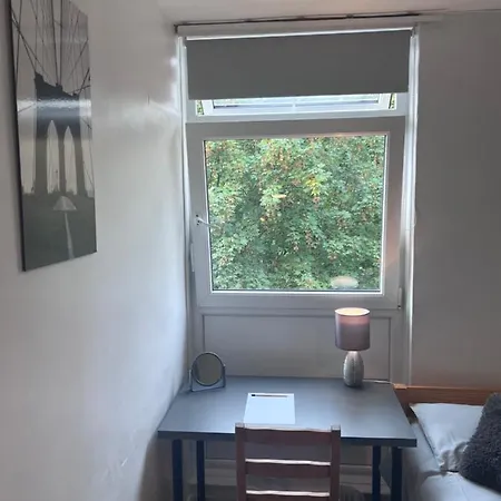 Exford Court 2 * London