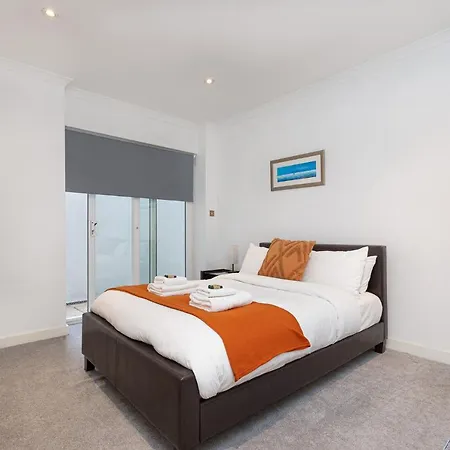 Stunning 2br Flat W2 Patio In Kensington Apartment London