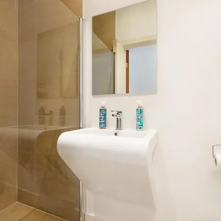 Stunning 2br Flat W2 Patio In Kensington Apartment *