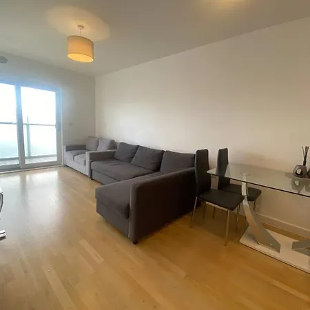 Apartment Stunning 2 Bedroom