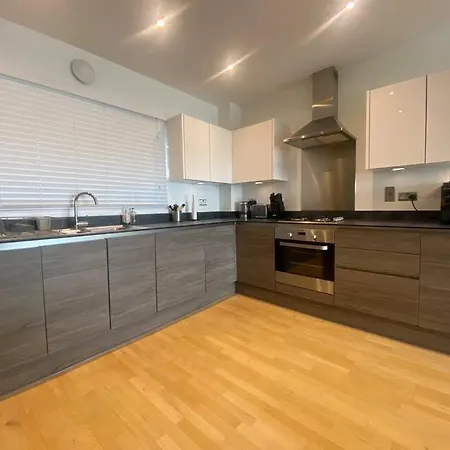 Stunning 2 Bedroom Apartment