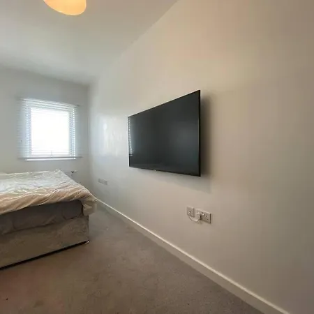 Stunning 2 Bedroom Apartment Croydon