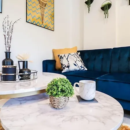 Rare 1 Bed Flat Close To Station - 10mins To