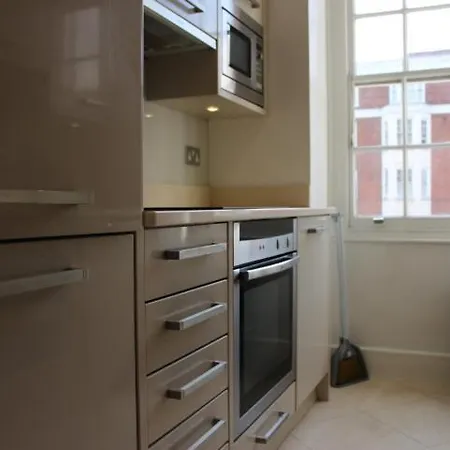 Luxury 1-bed, Marble Arch Apartment London