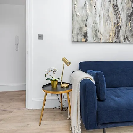 Modern 3 And 2 Bedroom In Maida Vale London