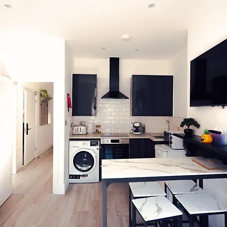 Modern 3 And 2 Bedroom In Maida Vale