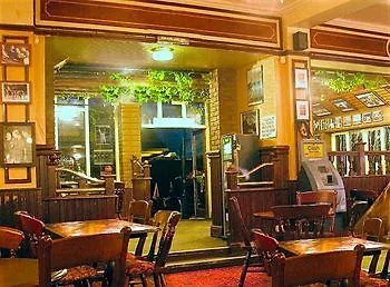 Oyo The Man Pub And Otel Londra