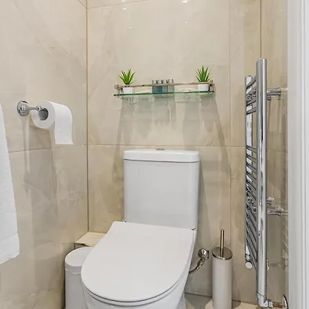 Modern 3 And 2 Bedroom In Maida Vale *