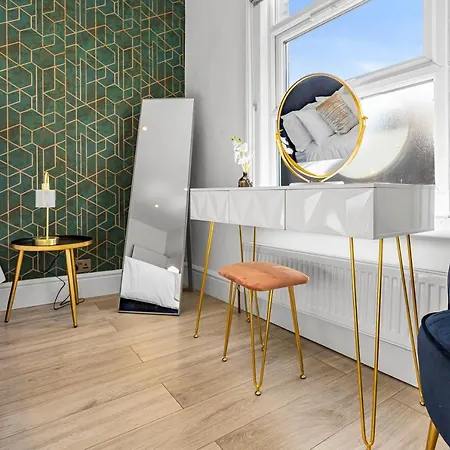 Modern 3 And 2 Bedroom In Maida Vale Appartement *