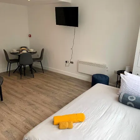 Apartment Modern Flat Near Highbury & Islington Station *