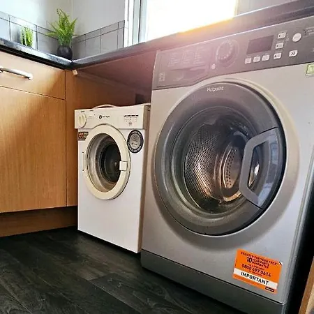 3 Bedroom House In Tottenham 10 Mins Walk From Seven Sisters Station * London