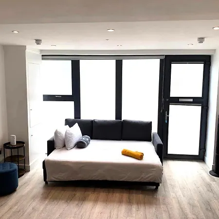 Modern Flat Near Highbury & Islington Station Apartment London