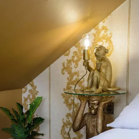 Luxury Versace Sleeps10 Hottub Pool Table Skytv