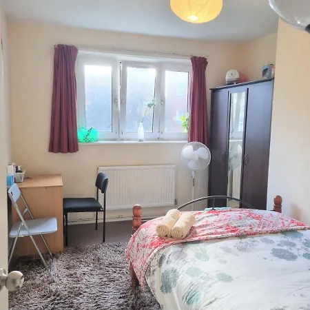 Homestay London Rooms