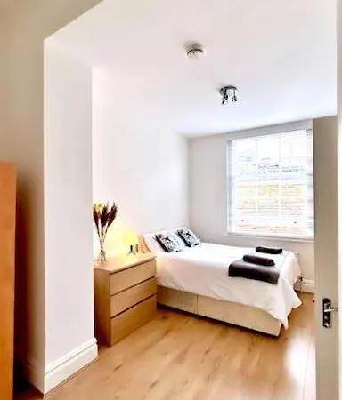 Maida Vale Serenity: 2-bedroom Apartment