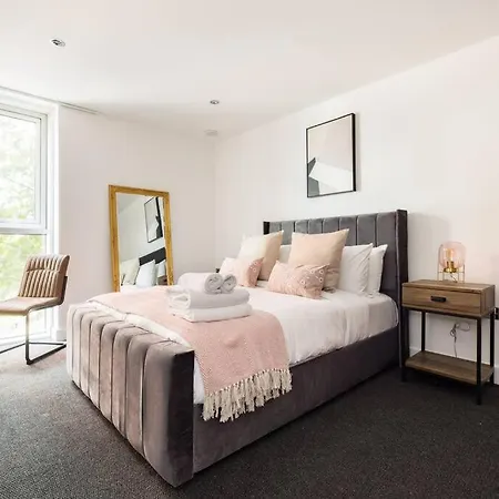 Luxury - Excel - O2- 3 Bedroom Appartement *