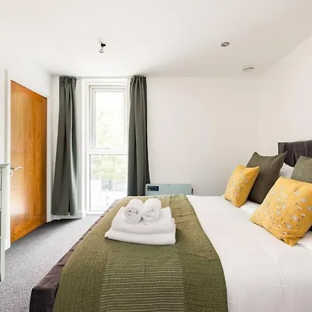 Luxury - Excel - O2- 3 Bedroom Londres