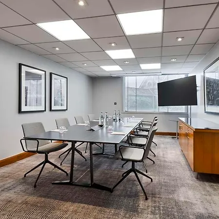 Radisson Red Heathrow * Londres
