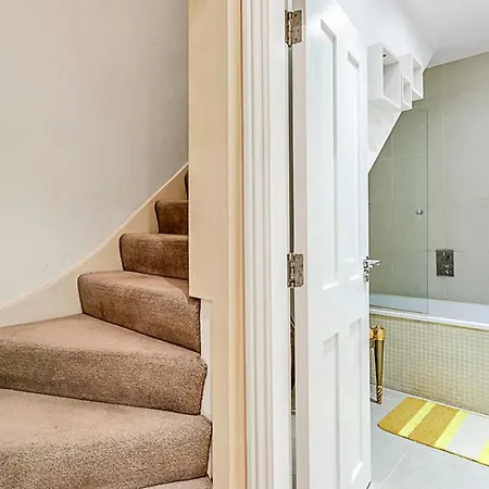 Beautiful Abode In Kensington Olympia *