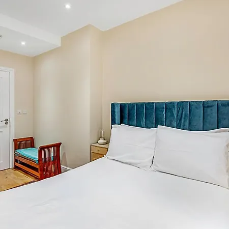 Beautiful Abode In Kensington Olympia Apartment *