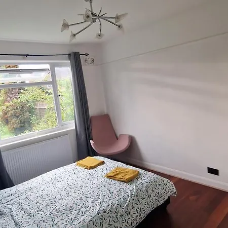 Ritzs Place Northolt (Greater London)