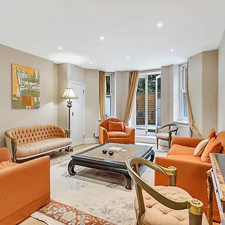 Beautiful Abode In Kensington Olympia Apartment