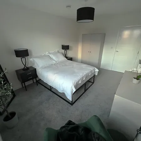 Luxury, Modern & Cosy 2 Bedroom Apartment