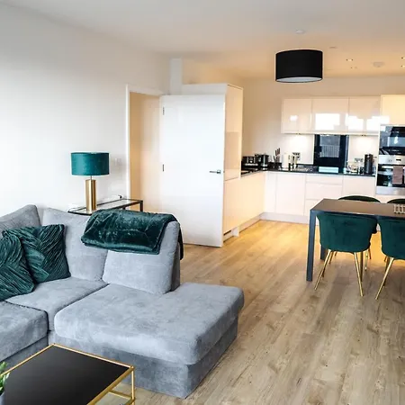 Apartment Luxury, Modern & Cosy 2 Bedroom *