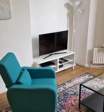 Primrose Hill - Charming, Cosy, 2 Double Bedrooms * London