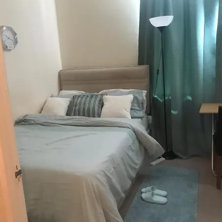 Homestay Double Close To London