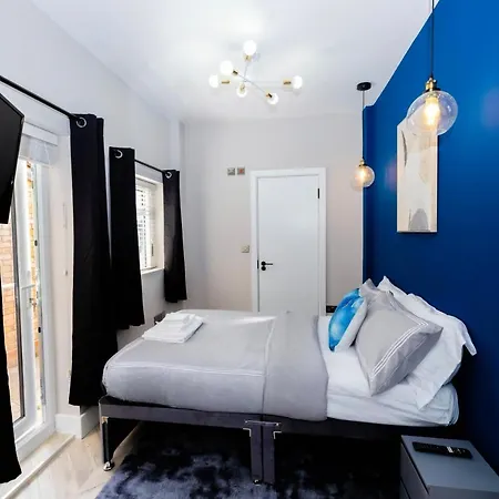 Ensuite With Garden Bed & Breakfast