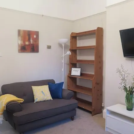 Kent Gardens Perivale