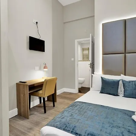 Chic In Apartment