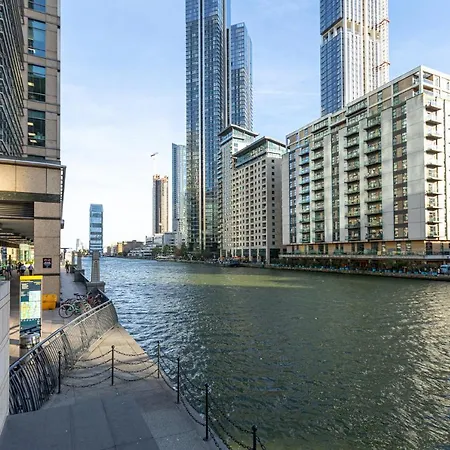 Luxurious Modern 3br Flat In Prime Canary Wharf * London