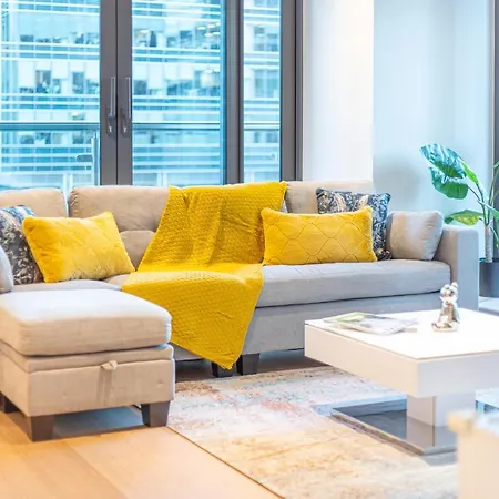 Luxurious Modern 3br Flat In Prime Canary Wharf Apartment