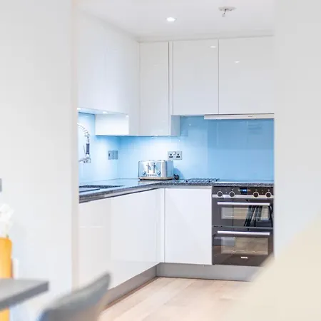Luxurious Modern 3br Flat In Prime Canary Wharf * London