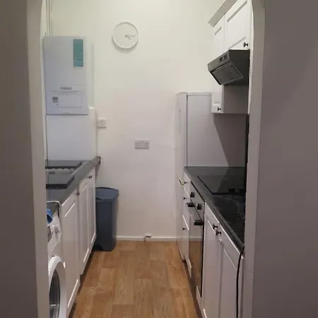 Kent Gardens Apartment Perivale