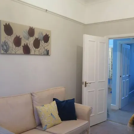 Kent Gardens Apartment *