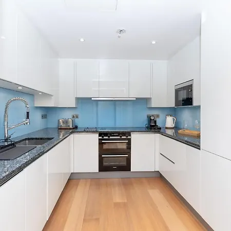 Apartment Luxurious Modern 3br Flat In Prime Canary Wharf