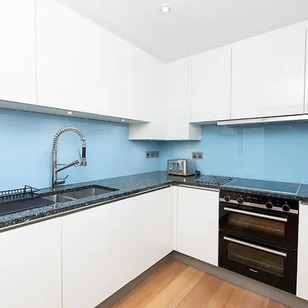 Luxurious Modern 3br Flat In Prime Canary Wharf *