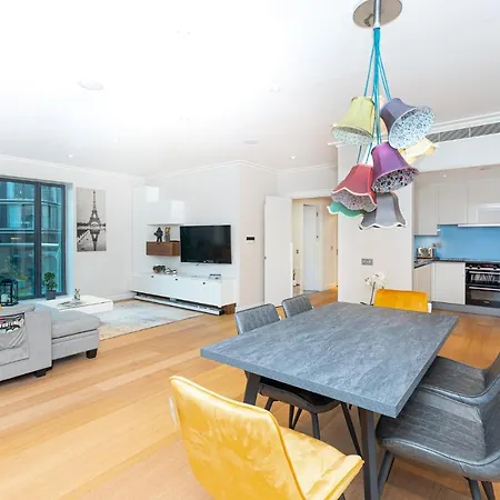 Luxurious Modern 3br Flat In Prime Canary Wharf Apartment *