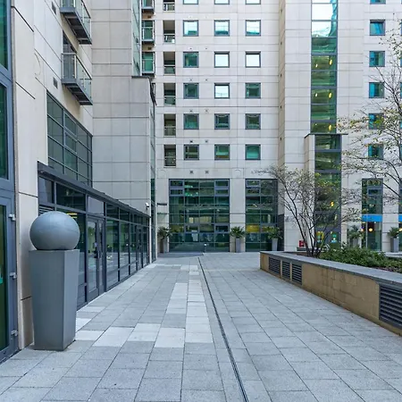 Luxurious Modern 3br Flat In Prime Canary Wharf