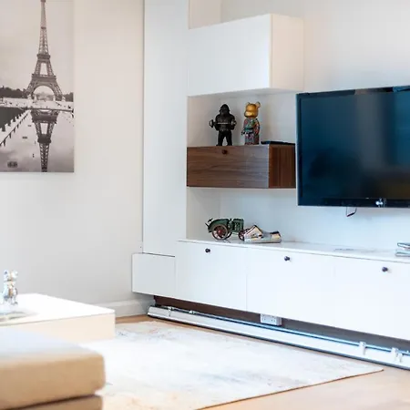 Luxurious Modern 3br Flat In Prime Canary Wharf Apartment *